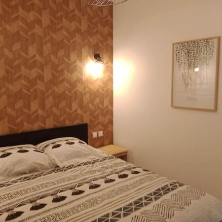 אז'ן Gonnelles Appartement T3 Centre Ville Rdc D מראה חיצוני תמונה
