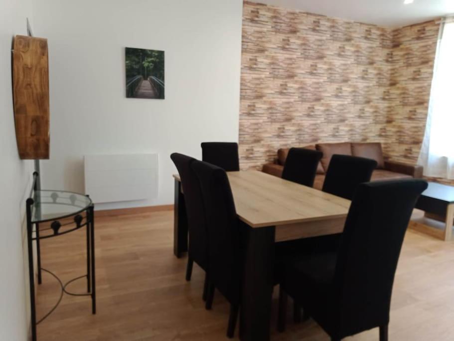 אז'ן Gonnelles Appartement T3 Centre Ville Rdc D מראה חיצוני תמונה