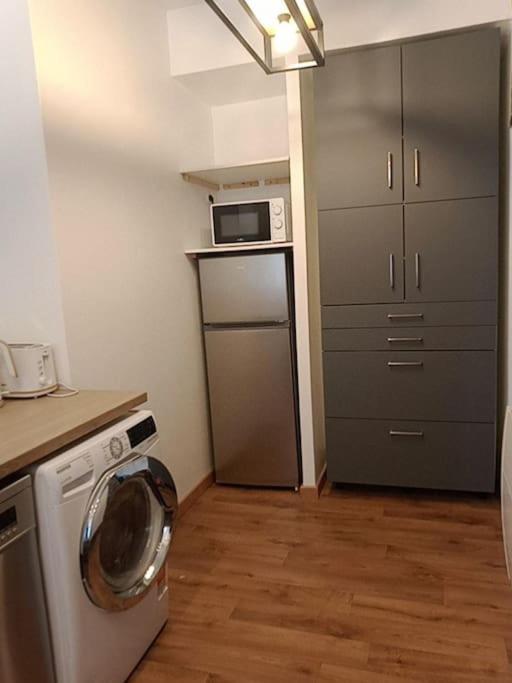 אז'ן Gonnelles Appartement T3 Centre Ville Rdc D מראה חיצוני תמונה