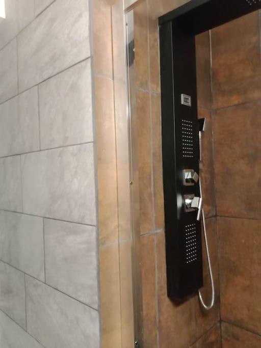 אז'ן Gonnelles Appartement T3 Centre Ville Rdc D מראה חיצוני תמונה