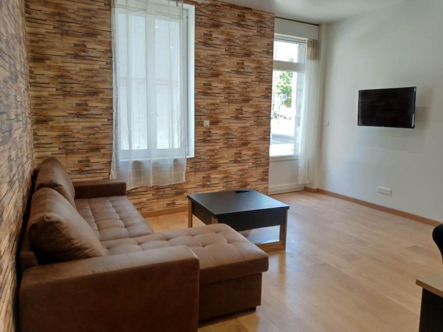 אז'ן Gonnelles Appartement T3 Centre Ville Rdc D מראה חיצוני תמונה